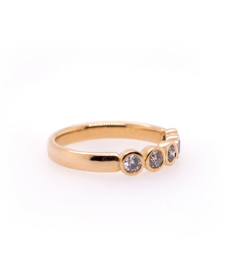 W. de Vaal Pink gold 14 crt ring 5 x 5 points diamond Size 55