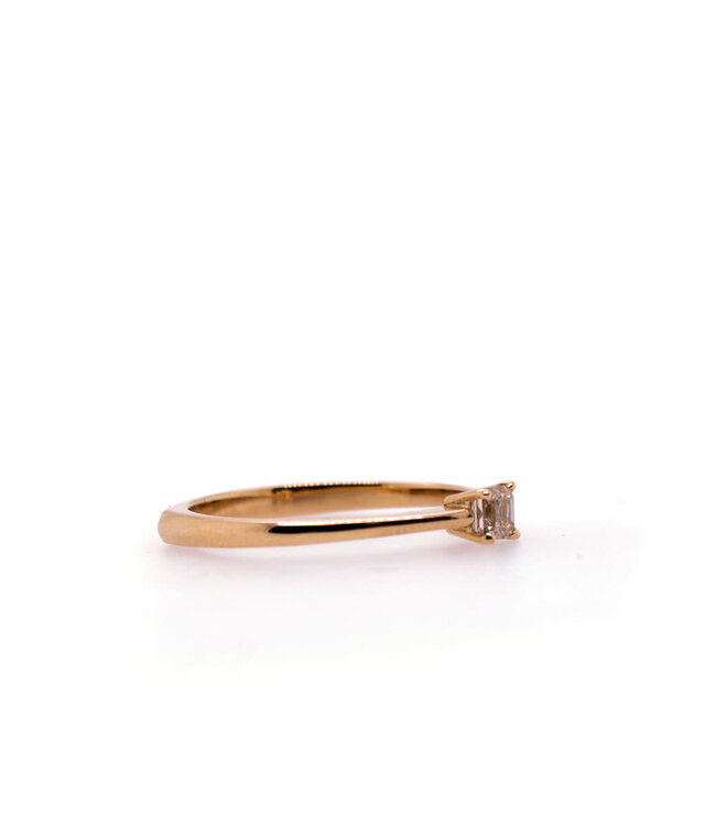 W. de Vaal Light pink gold solitair ring size 18 with princess diamond