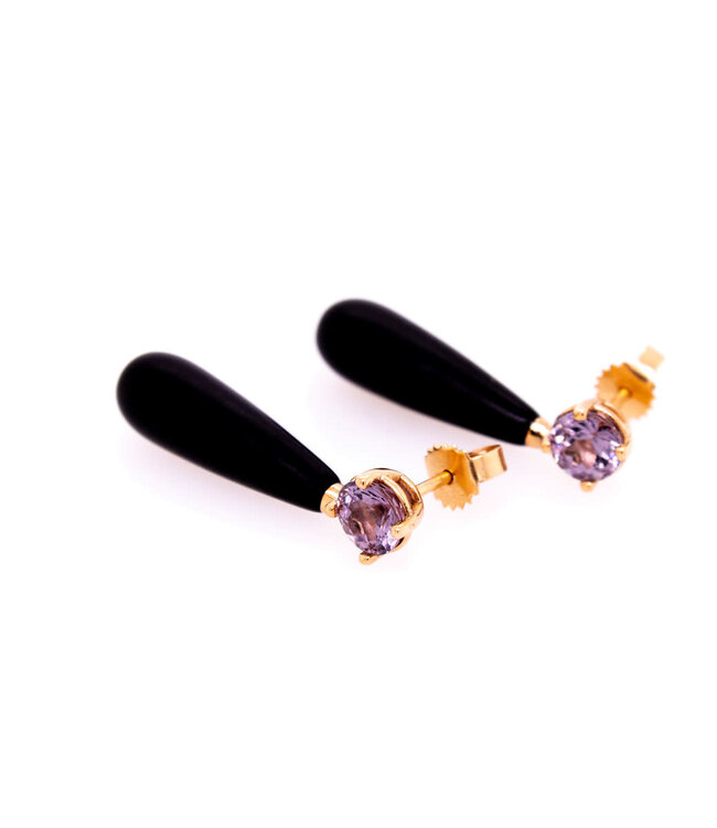 W. de Vaal Earrings with Spinel and Onix 14 crt gold