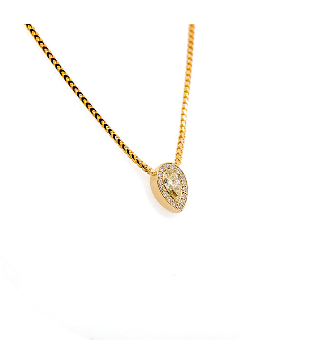 W. de Vaal 14 krt. yellow gold necklace with diamond