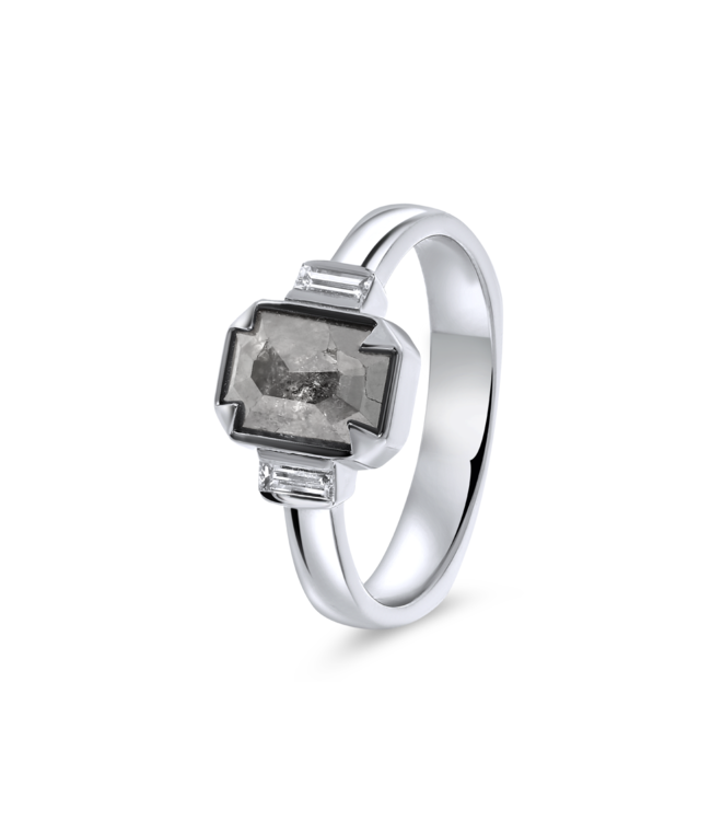 W. de Vaal 14 krt. white gold ring with diamond