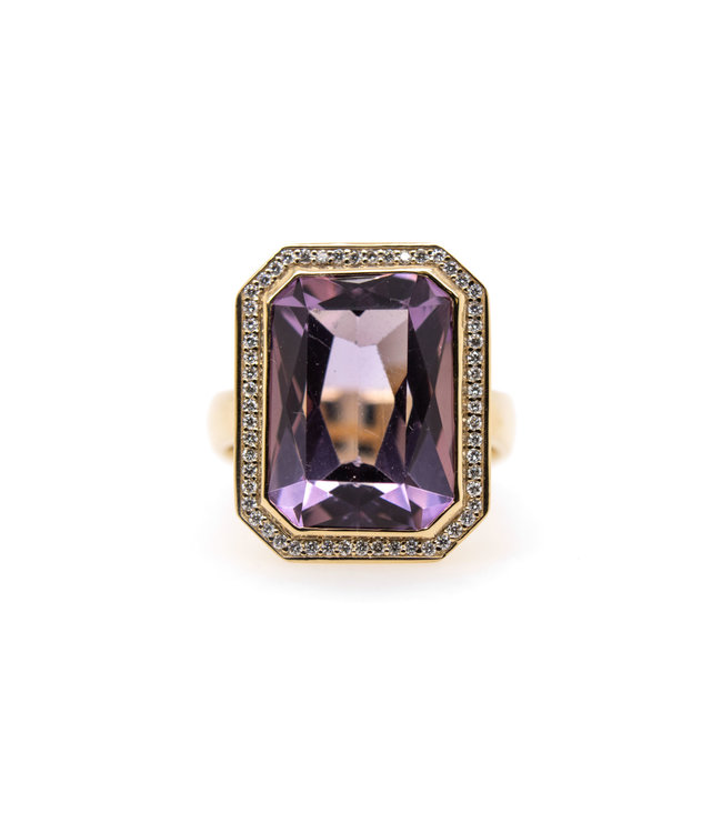 W. de Vaal Ring 14krt geelgoud met Amethyst en Diamant