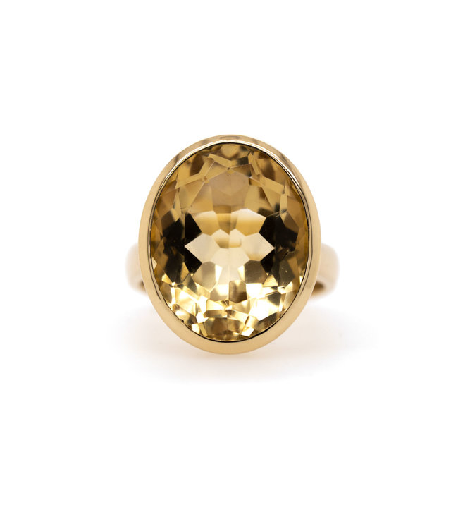 W. de Vaal Beautiful 14 crt Yellow Gold Ring with Citrine 13.7ct Size 18 from Our Own Atelier