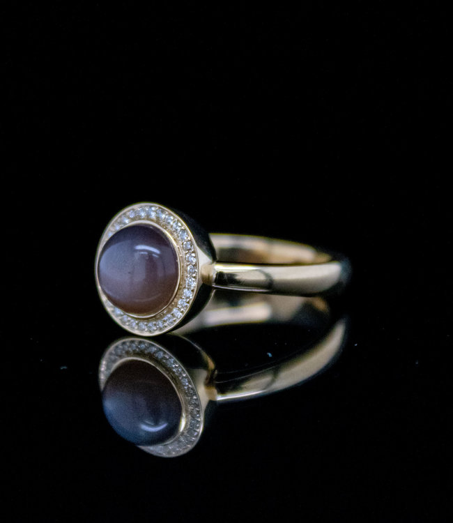 W. de Vaal 14 Karat Gelbgold Ring mit Mondstein und 0,16 Karat Diamant Größe 18