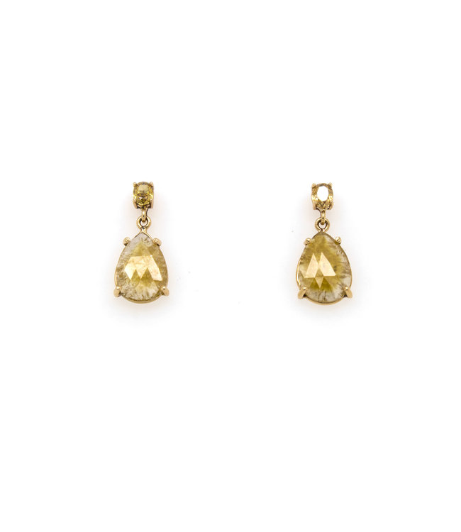 W. de Vaal 14 crt yellow gold earrings with 4.2ct rose and 0.18ct yellow diamonds