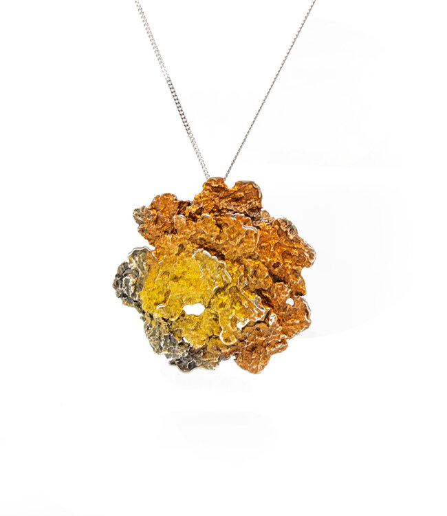 Arior Barcelona Ochre Kholl pendant