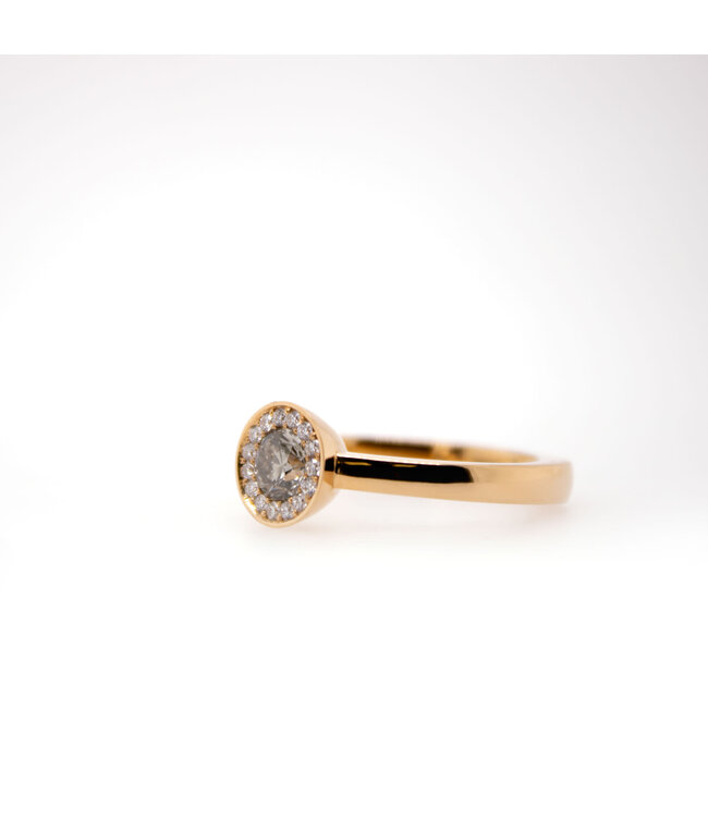 W. de Vaal Ring 18 karaat Licht rosegoud met Light brown diamant 0.50