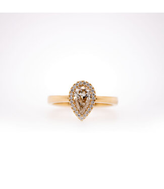 W. de Vaal Ring 18 karaat Licht rosegoud met Champagne diamant 0.63