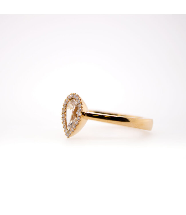 W. de Vaal Ring 18 karaat Licht rosegoud met Champagne diamant 0.63