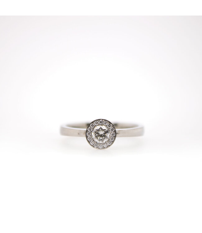 W. de Vaal Ring 19 karaat Ultra witgoud met Flower cut diamant 0.30