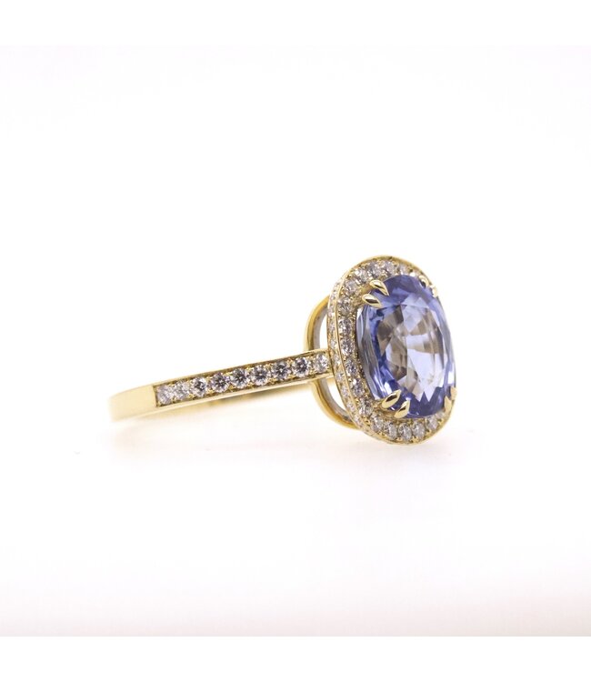 W. de Vaal 18K Geelgouden Ring Maat 57 met SrilankaSaffier 3,13ct & Diamant 0,61ct