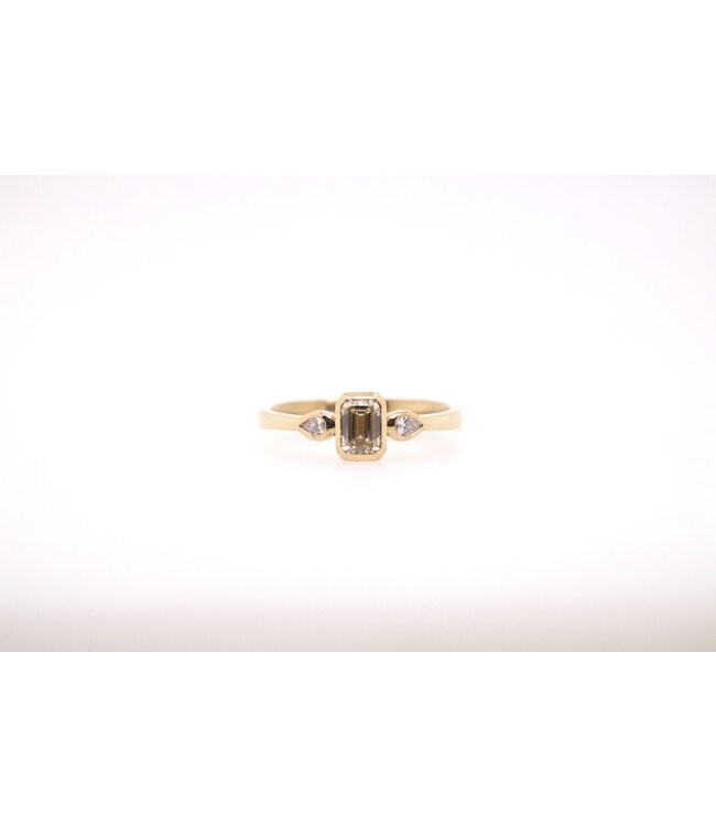 W. de Vaal 18krt licht roségoud 3 Steens ring maat 55 met 0.04ct+0.40ct+0.04ct