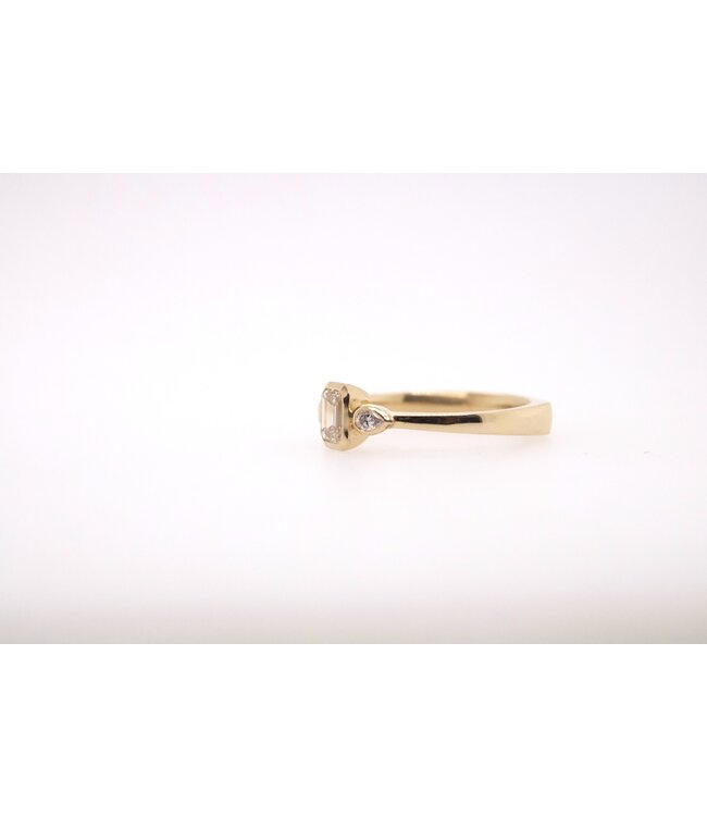 W. de Vaal 18krt licht roségoud 3 Steens ring maat 55 met 0.04ct+0.40ct+0.04ct