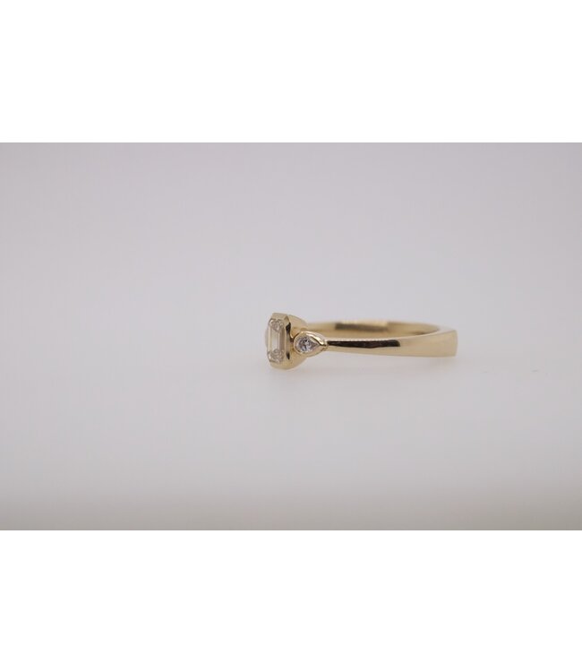 W. de Vaal 18krt licht roségoud 3 Steens ring maat 55 met 0.04ct+0.40ct+0.04ct