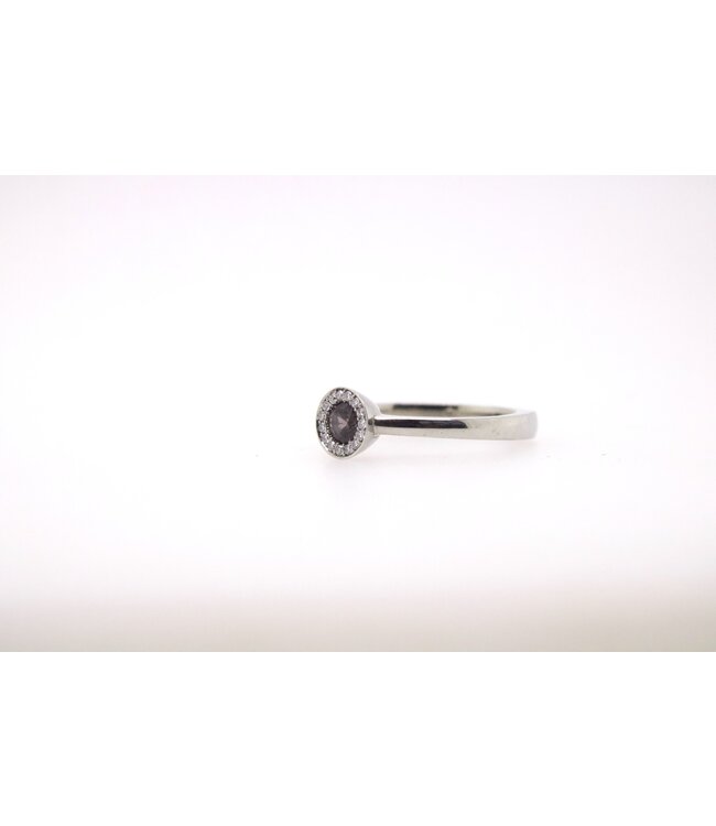 W. de Vaal 18krt Witgouden Ring maat 53 met Saffier 0.26ct + Diamant 0.07ct