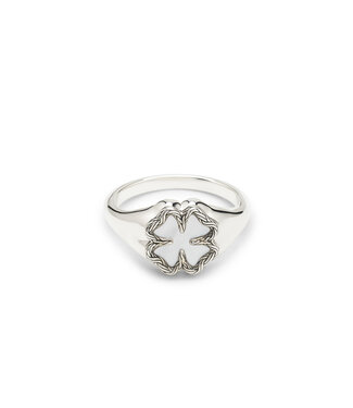 Signet Ring Katja Clover Mother of Perle