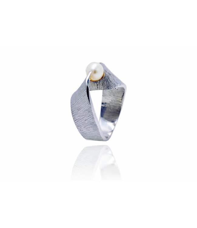 Arior Barcelona Moebius Big Ring