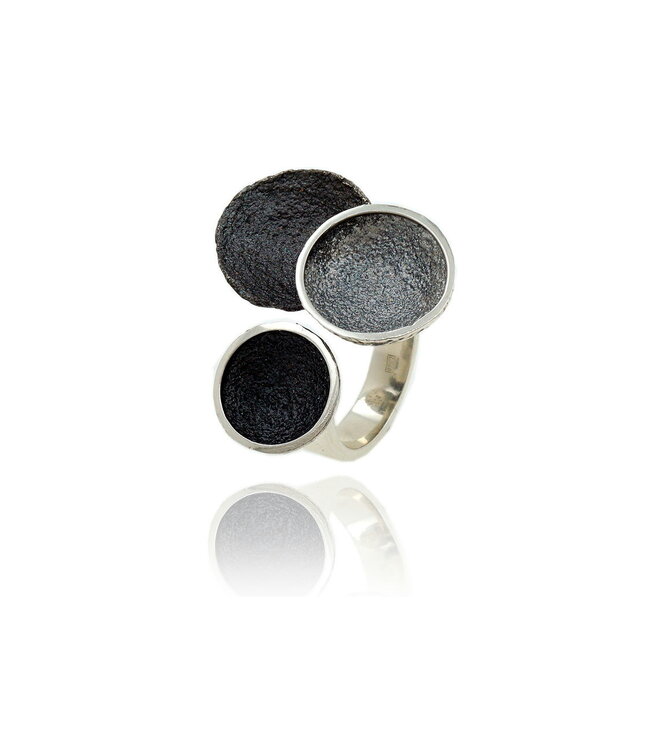 Singular Ring