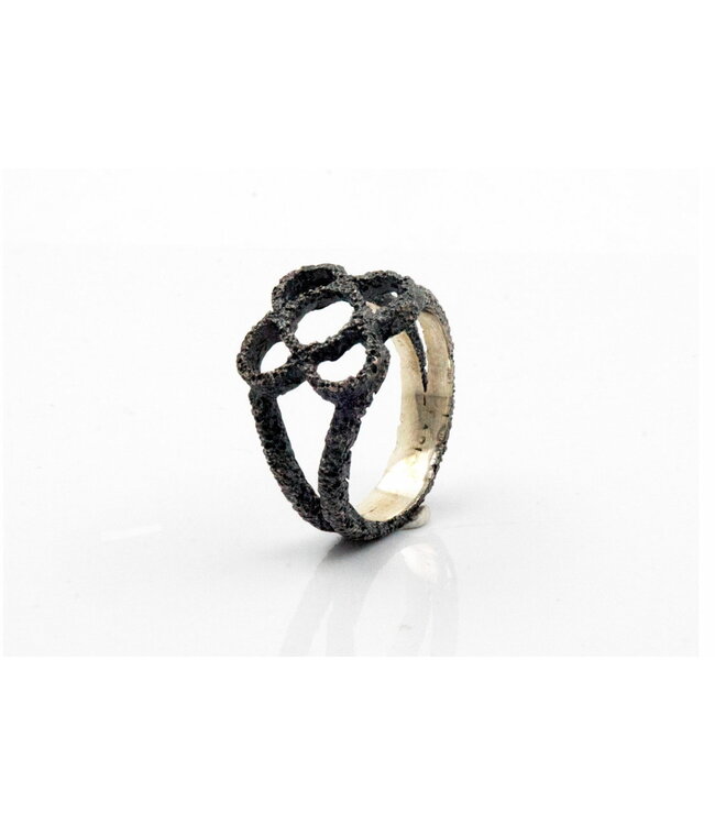 Arior Barcelona Perforated Panot Ring