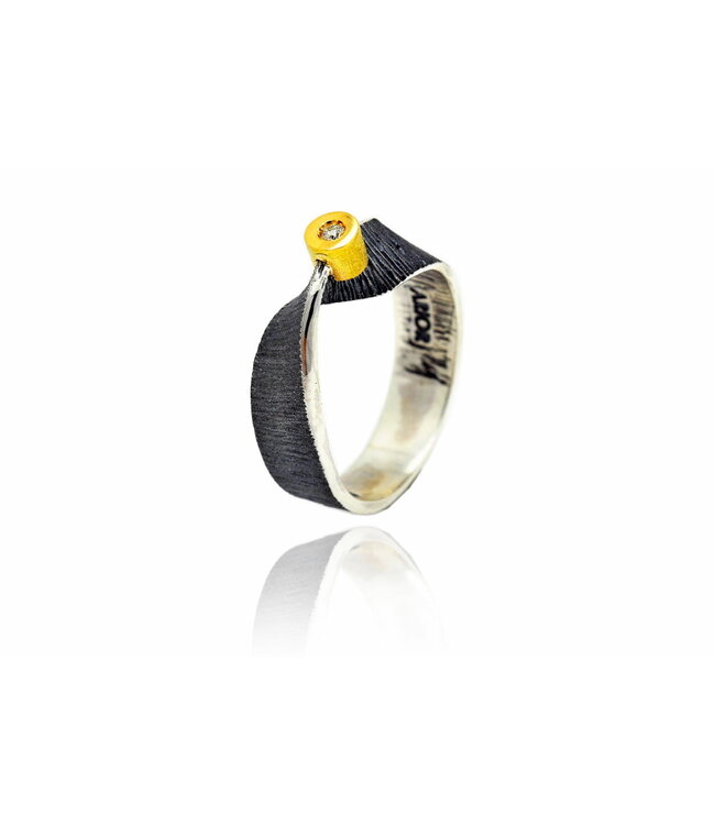 Arior Barcelona Moebius Small Ring