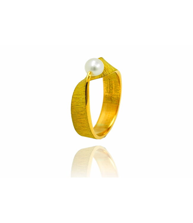 Arior Barcelona Moebius Pearl Small Ring