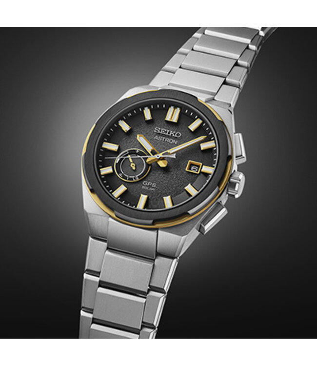 Seiko Astron SSJ026J1 3X62 43 mm Grau SSJ026J1