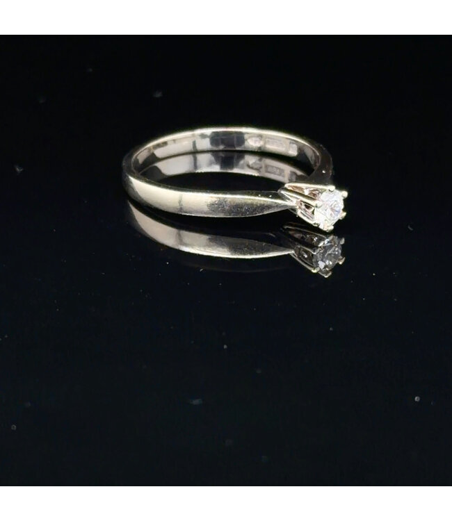 Witgouden solitairring met briljant 0,12 ct maat 17