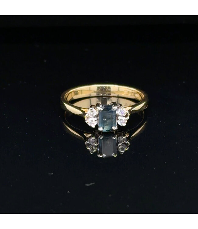 Geelgouden ring met blauwe saffier en briljant maat 18