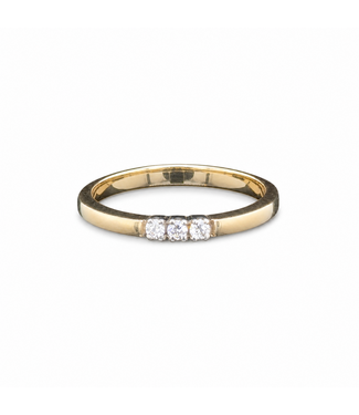 Yellow gold three-stone diamond ring size 55