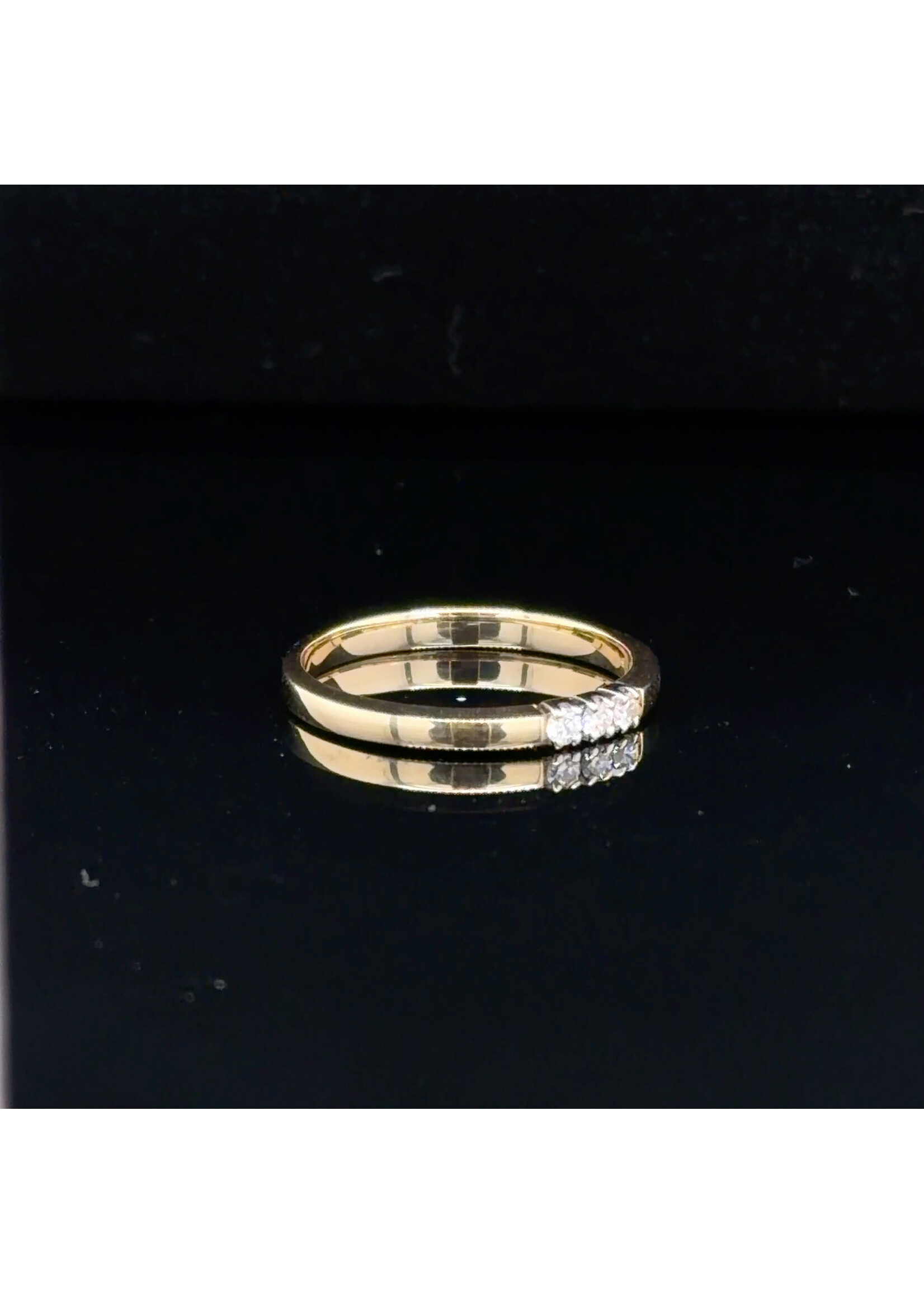 Occasions Yellow gold three-stone diamond ring size 55