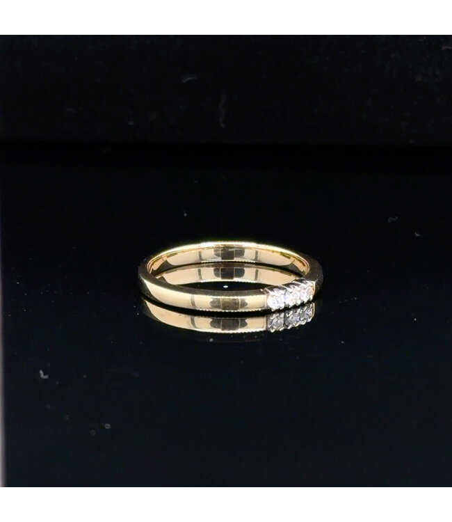 Gelbgoldener Dreisteinring mit Brillanten Größe 55