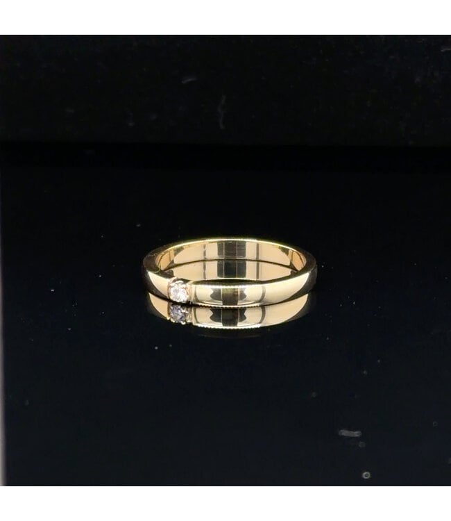 Gelbgoldener Solitärring mit Brillant in glatter Fassung Größe 51