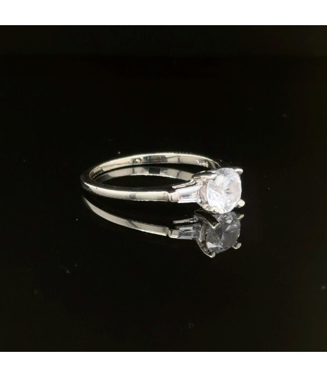 Witgouden ring met zirkonia maat 17