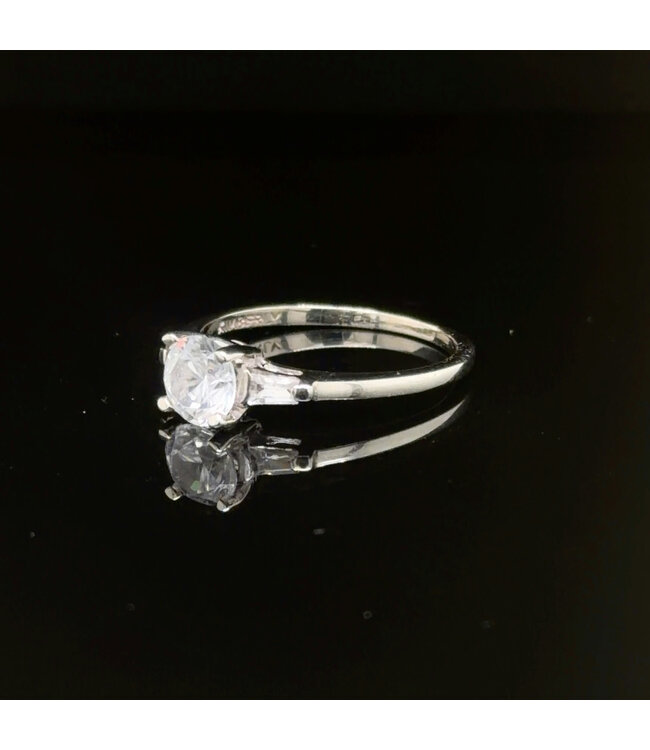 Witgouden ring met zirkonia maat 17