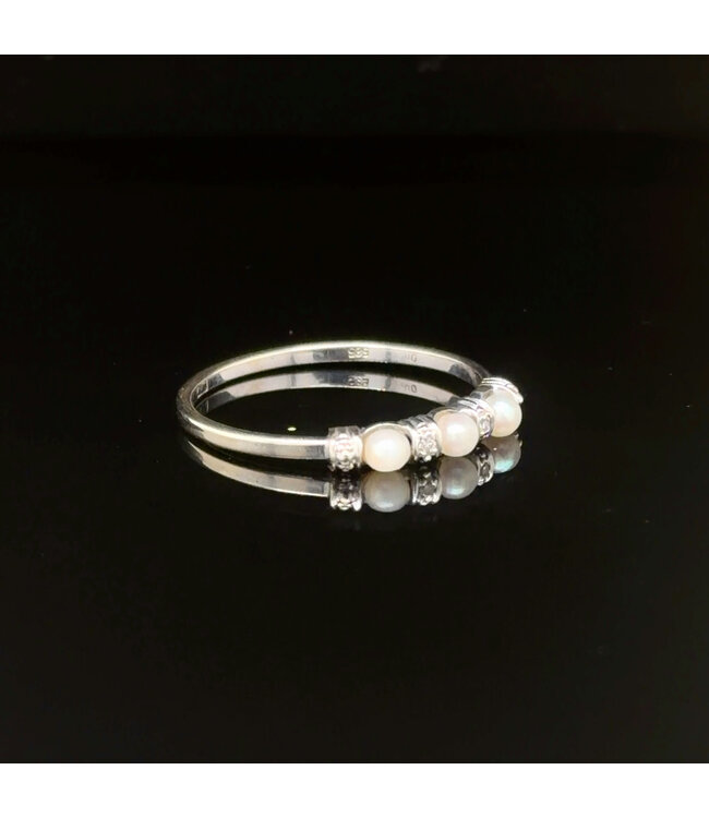 Witgouden ring met parels en diamant maat 17,5