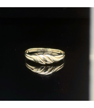 Geelgouden fantasiering maat 16,5
