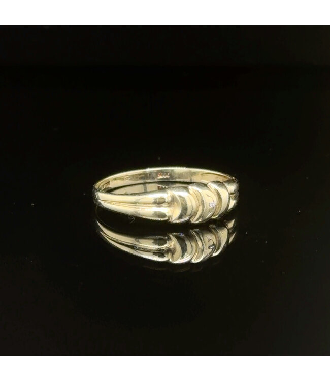 Geelgouden ring met diamant maat 17