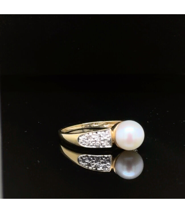 Gelbgoldring mit Perle und Diamant, 18 Karat, Groesse 18,25