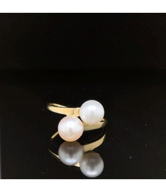 14-karat yellow gold ring with two pearls, size 17.75