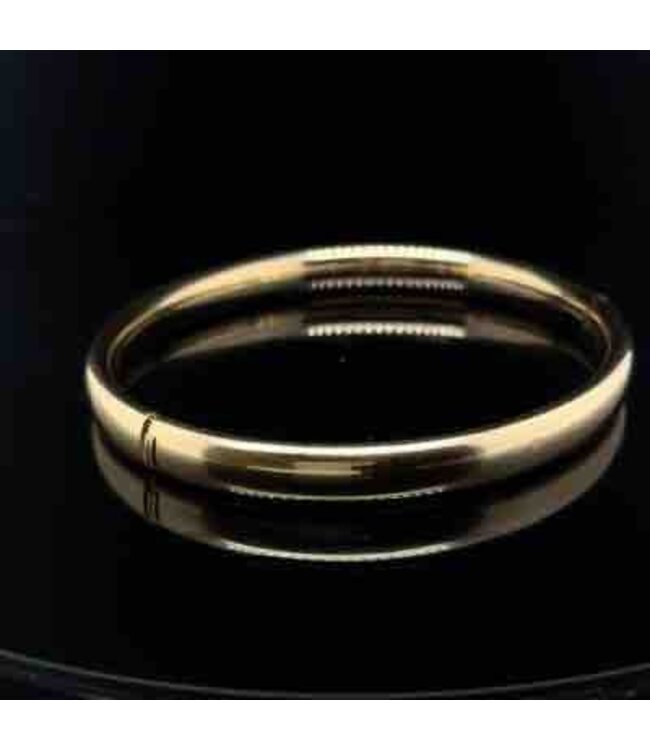 Hollow 14-karat yellow gold bangle, 62.90 mm diameter, 4 mm thick