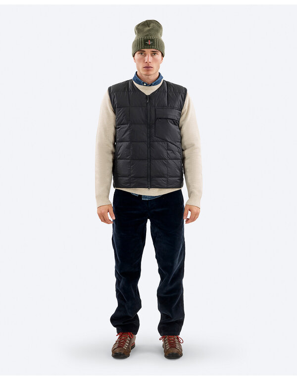 The Mountain Studio Ultralight Down Vest - Black Onyx