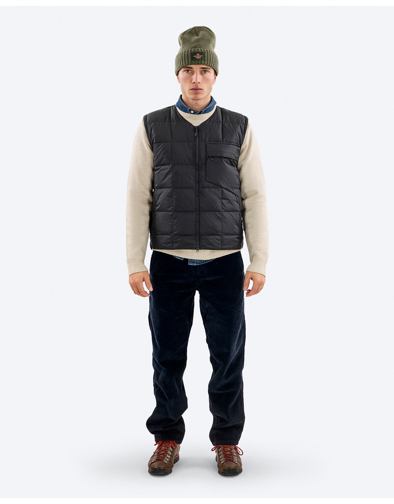 The Mountain Studio Ultralight Down Vest - Black Onyx