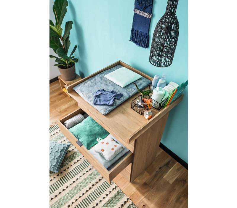 SIMPLE Changing table top oak