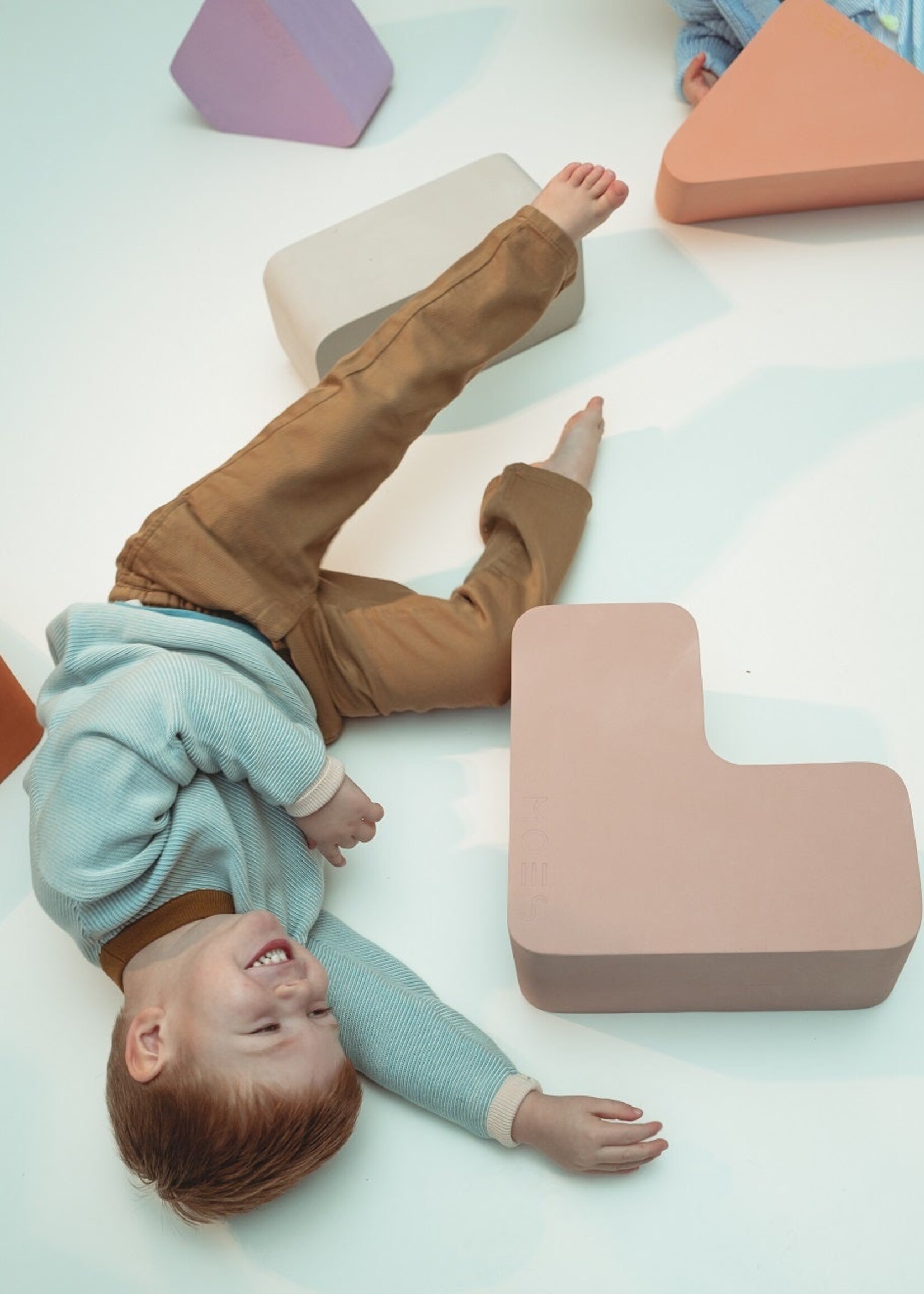 MOES Rectangle - Jet Stream Grey