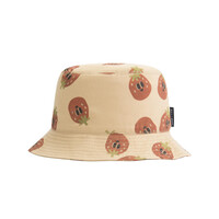 Very berry hat sand