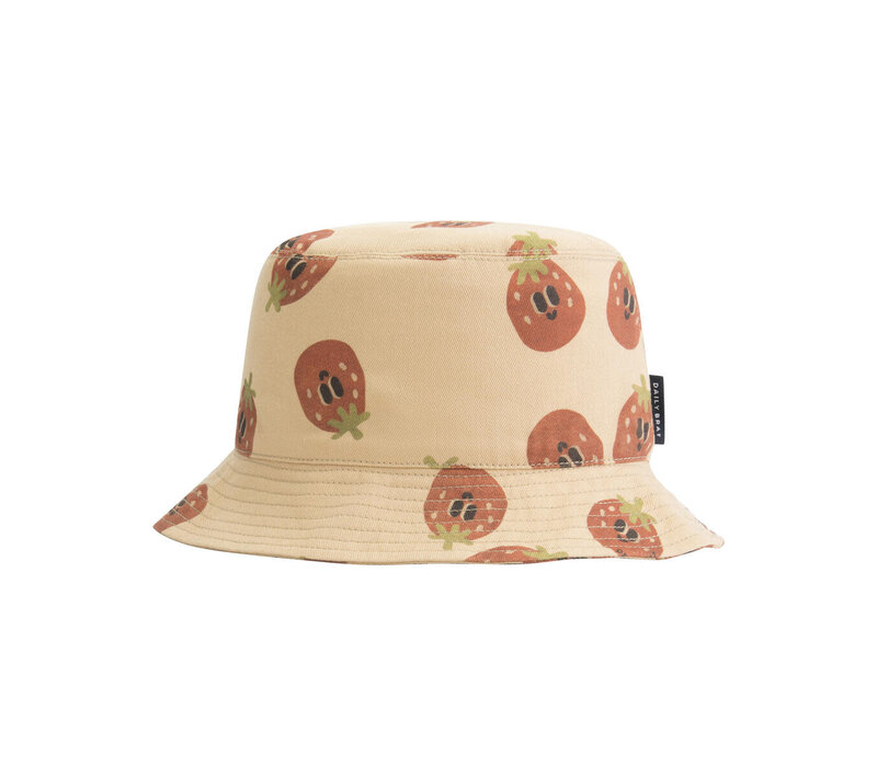 Very berry hat sand