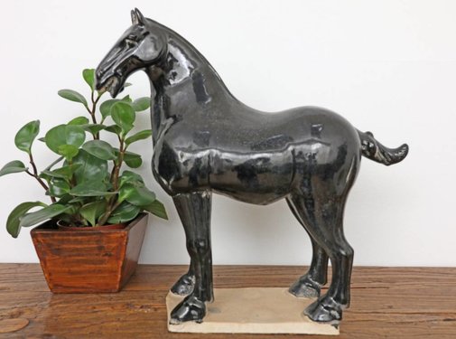Yajutang Tang-Pferd Terrakotta schwarz