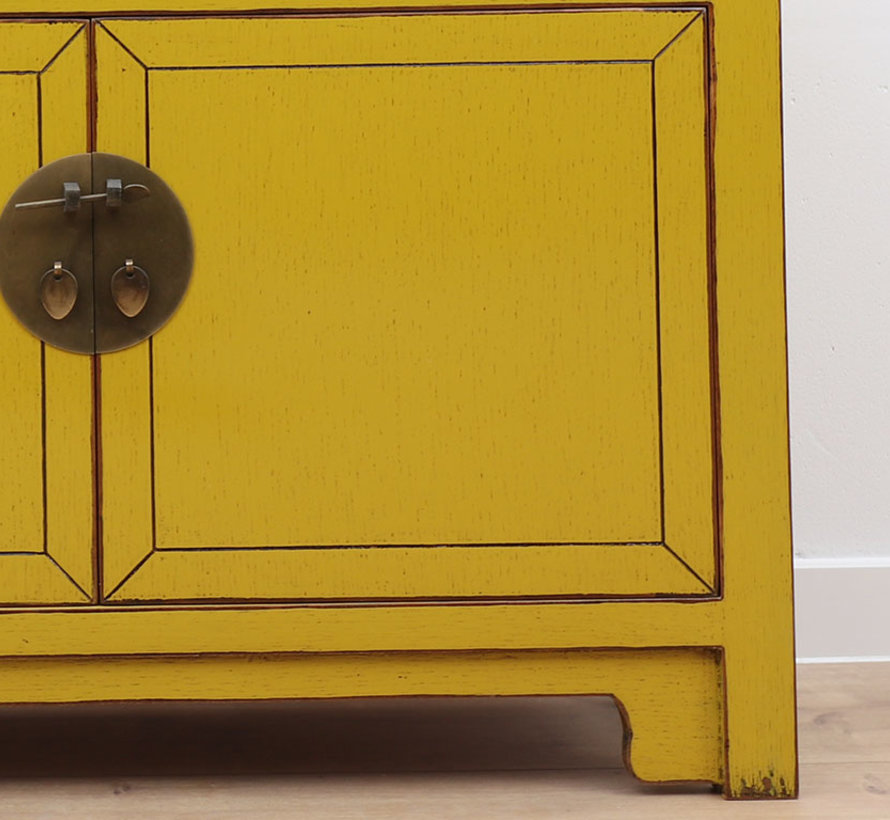 Chinese dresser  Oriental / Asian style black yellow