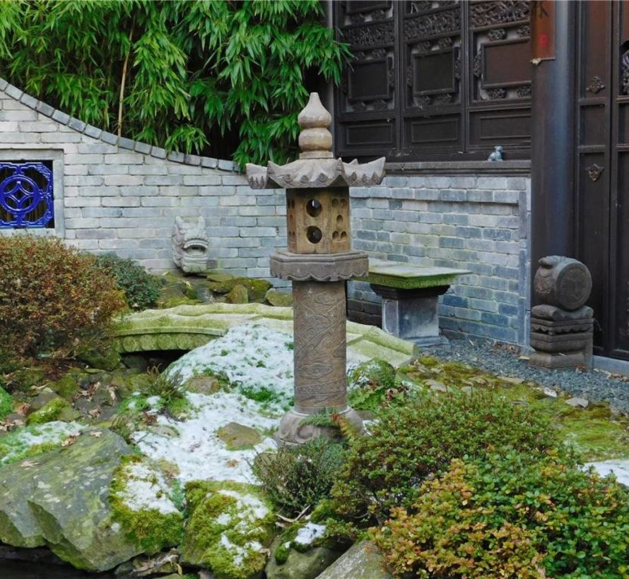 Chinesische Stein Pagode mit Drachenmotiv für Balkon & Garten