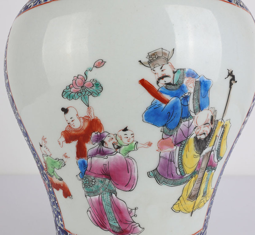 Chinese porcelain lidded vase 40 cm high Ø 25cm hand painted